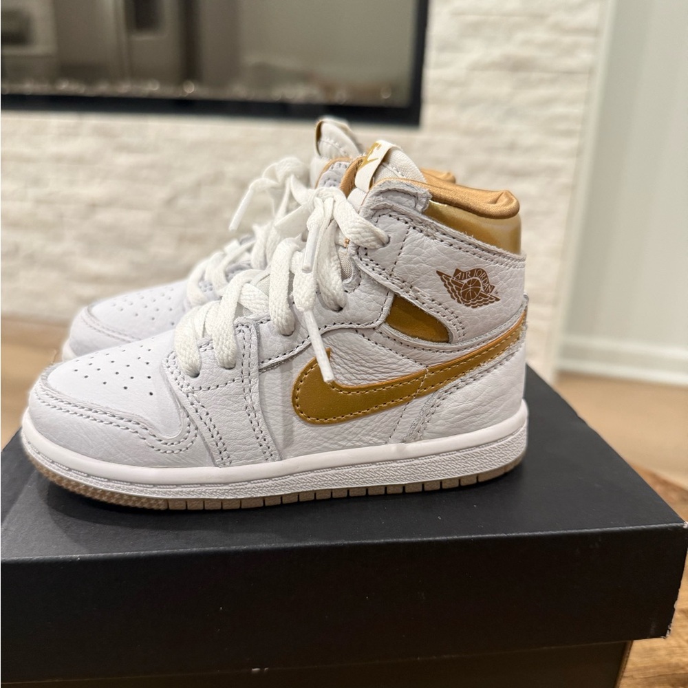 Jordan Retro 1  Kids White Sneakers with Gold Accents
